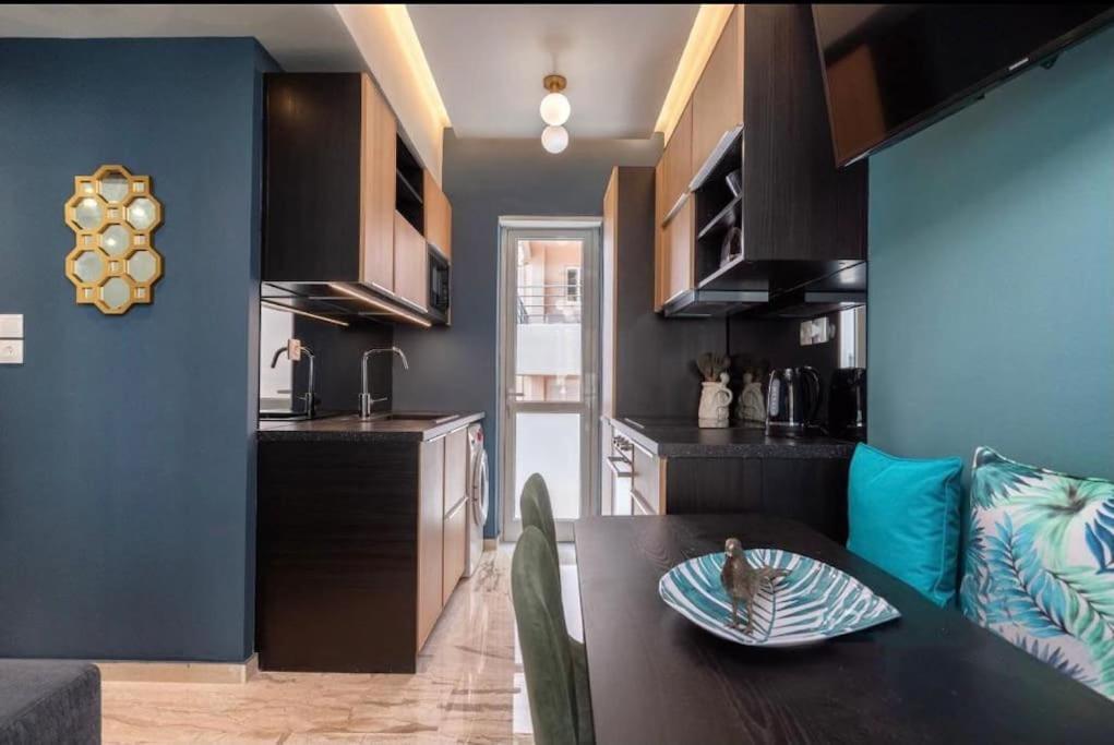 Artistic Apt In Vibrant Gazi With Large Terrace By Ghh Athen Eksteriør bilde