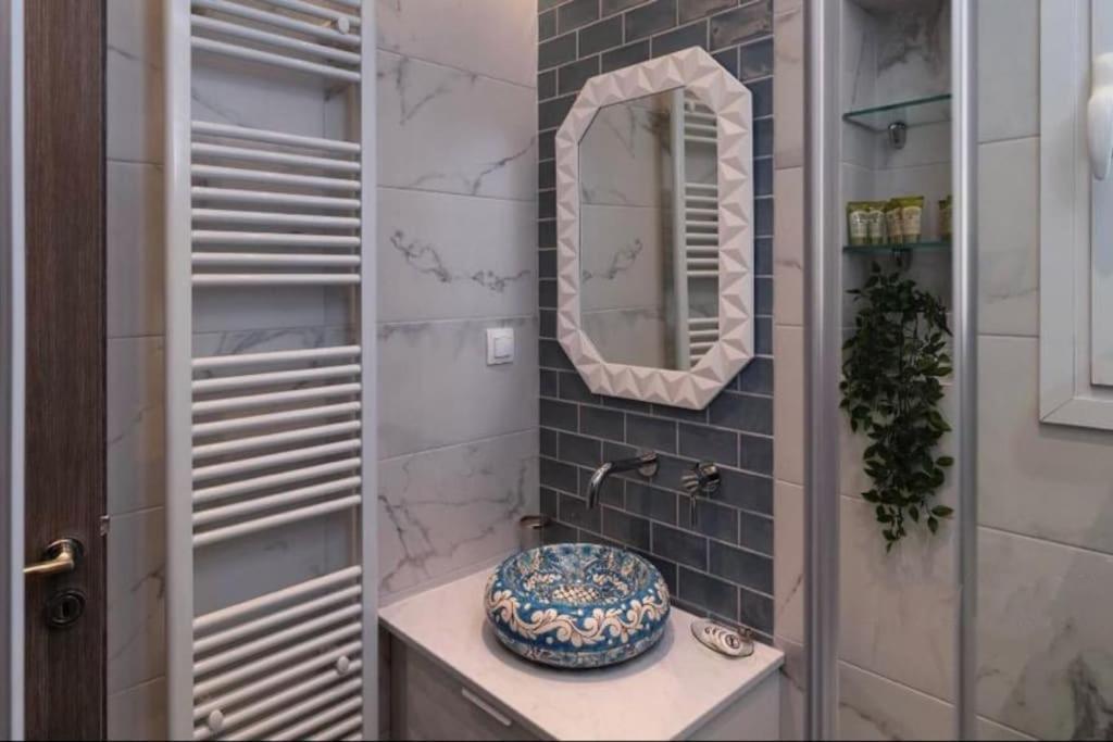 Artistic Apt In Vibrant Gazi With Large Terrace By Ghh Athen Eksteriør bilde